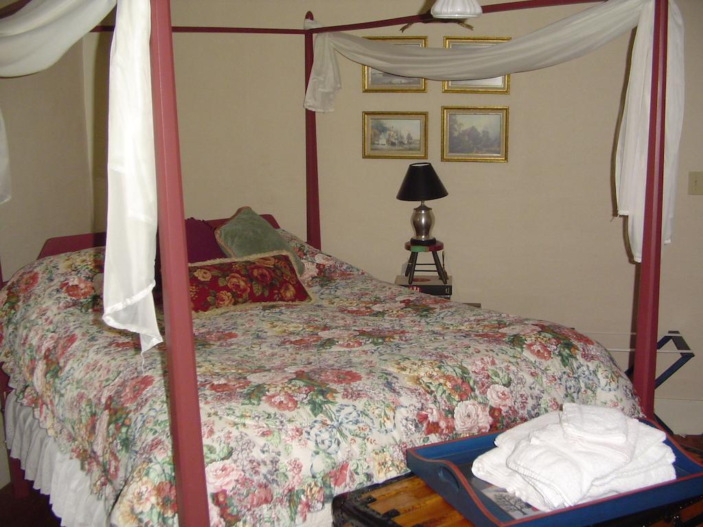 Stephen Clay Homestead Bed And Breakfast Candia Chambre photo