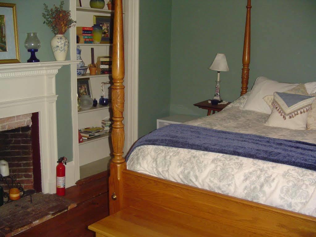 Stephen Clay Homestead Bed And Breakfast Candia Extérieur photo